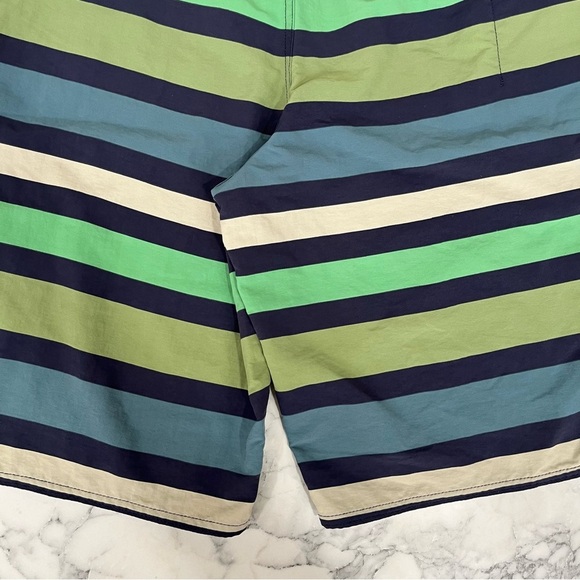 Boy's Patagonia Wavefarer Boardshorts Striped UPF 50 Size 16 - Picture 9 of 13